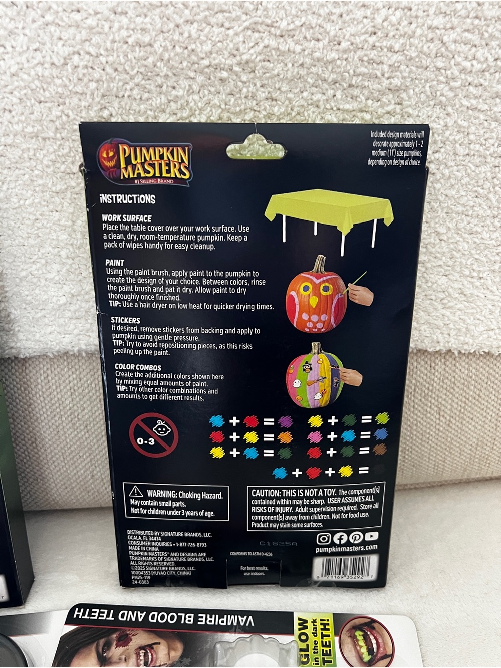 Lot of 10 Halloween items bags decorations and makeup - Picture 6 of 11